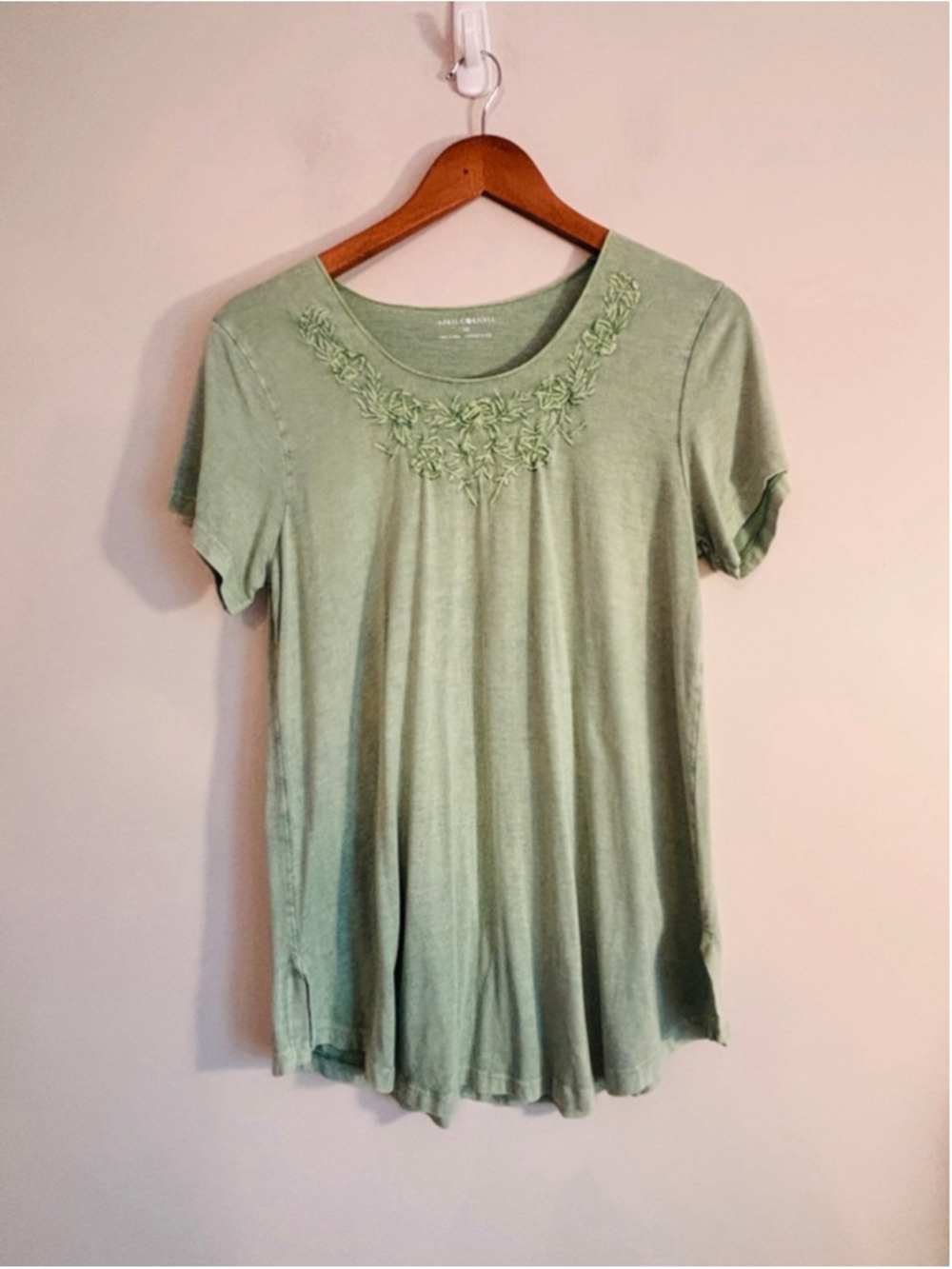 April Cornell Green Embroidered Short Sleeve Relaxed Tee XS Cottagecore Travel
